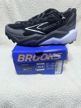 Brooks Caldera 8 Trail Shoe - Black and Gray